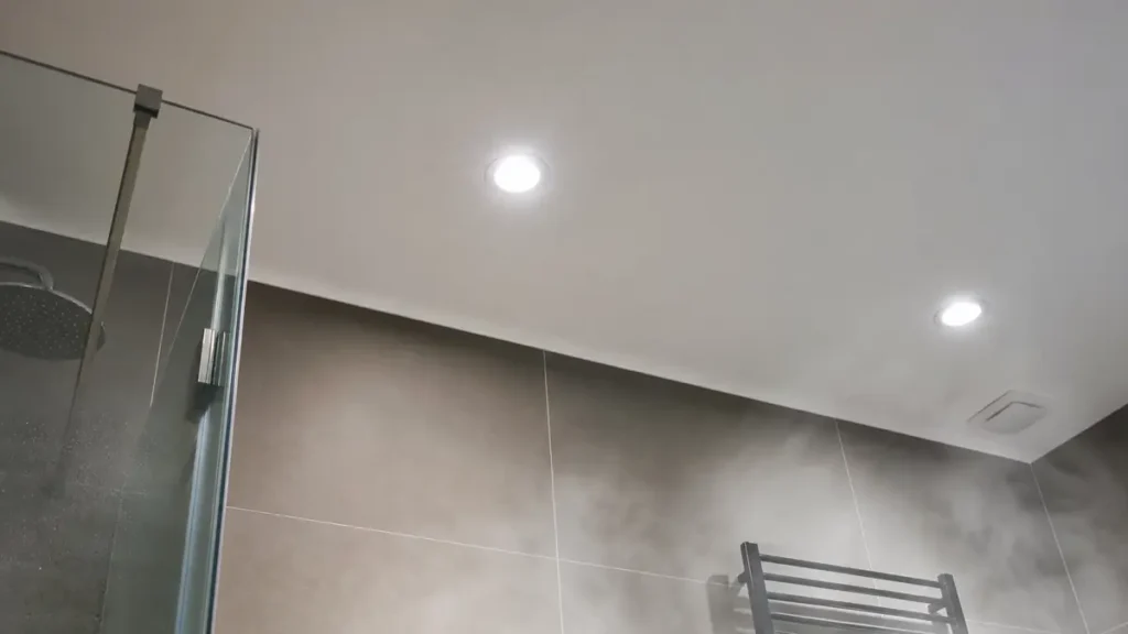 Faux plafond salle de bain